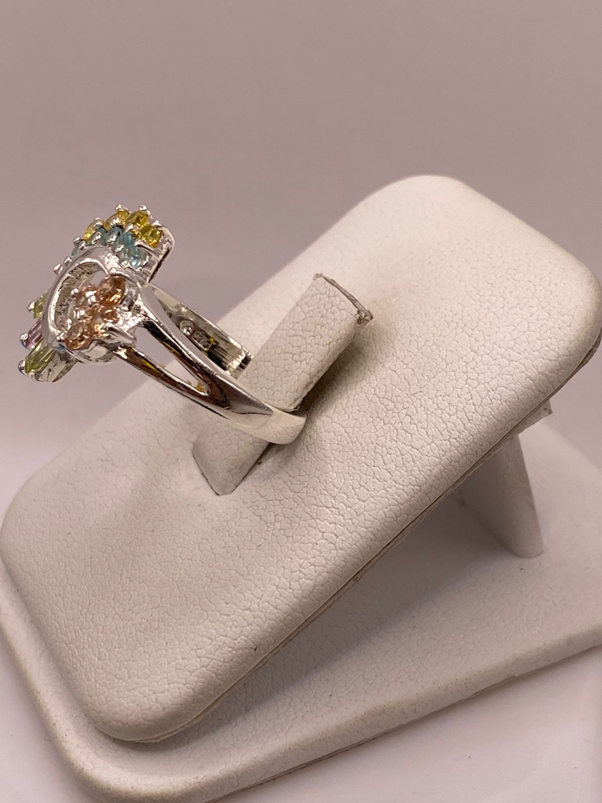 Anillo Circular Multicolor de Plata 925 con Zirconias, vista superior