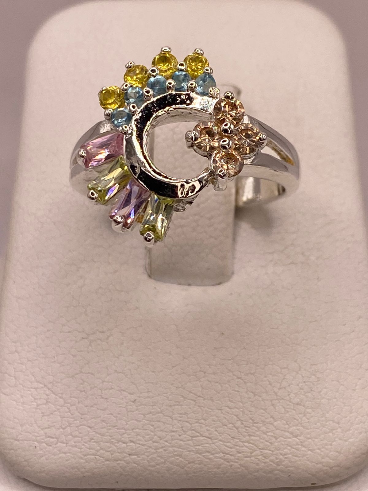Anillo Circular Multicolor de Plata 925 con Zirconias, vista frontal