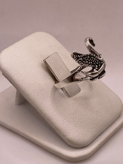 Anillo Cisne con Marquesitas en Plata Ley 925, vista lateral