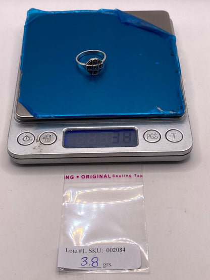 Anillo Clásico Geométrico con Marquesitas en Plata Ley 925, peso en gramos (báscula)