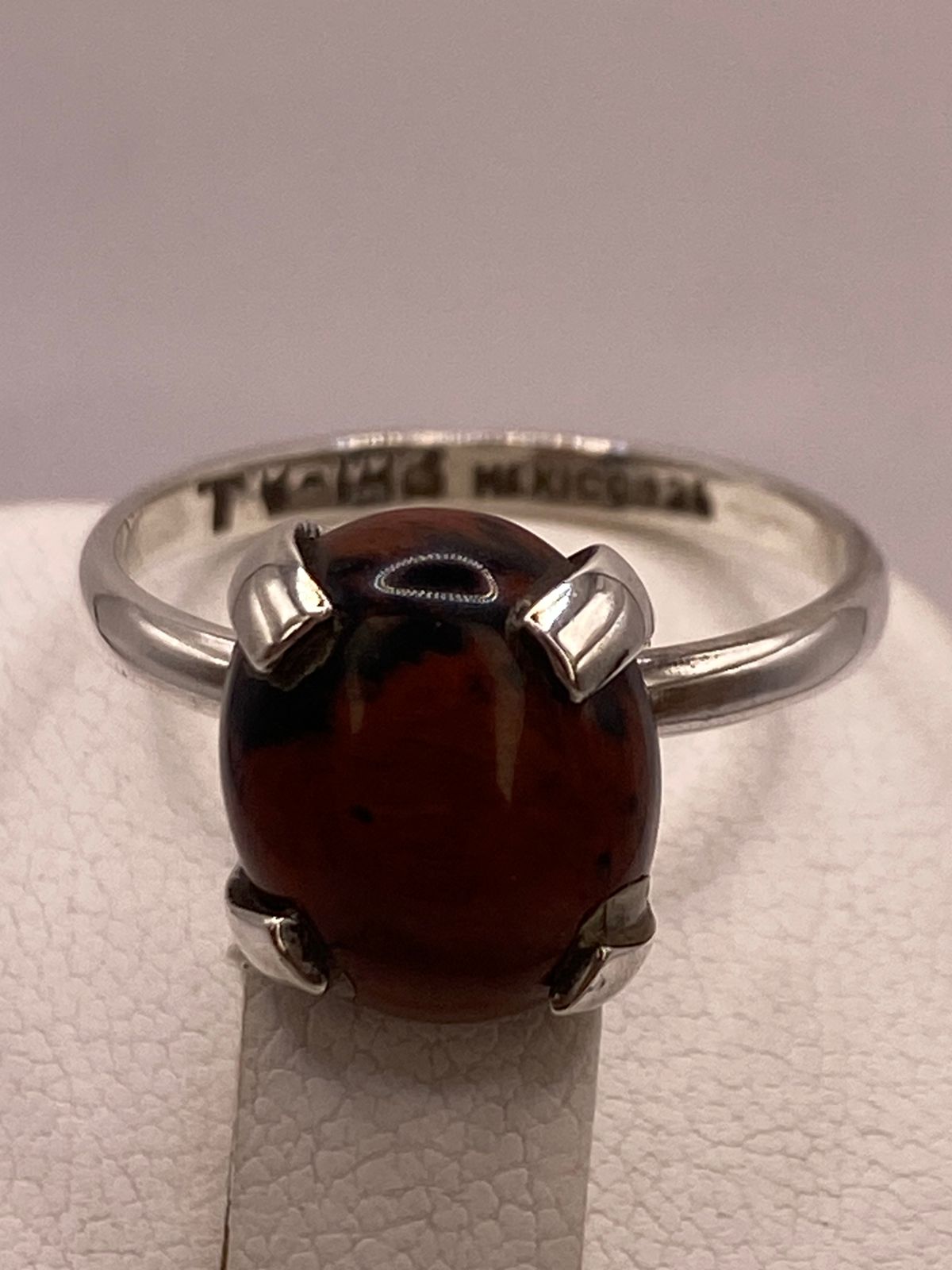 Anillo Clásico de Plata Ley 925 con Ojo de Tigre Natural, sello de autenticidad Plata Ley .925