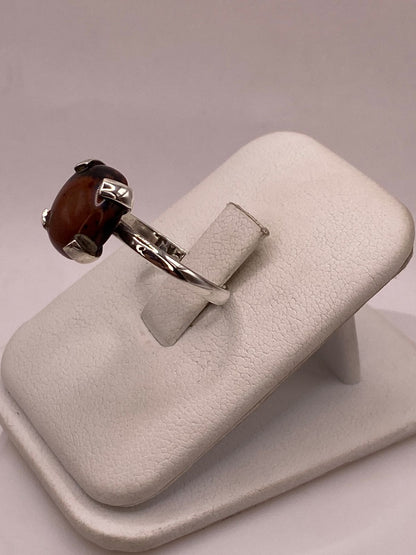 Anillo Clásico de Plata Ley 925 con Ojo de Tigre Natural, vista lateral