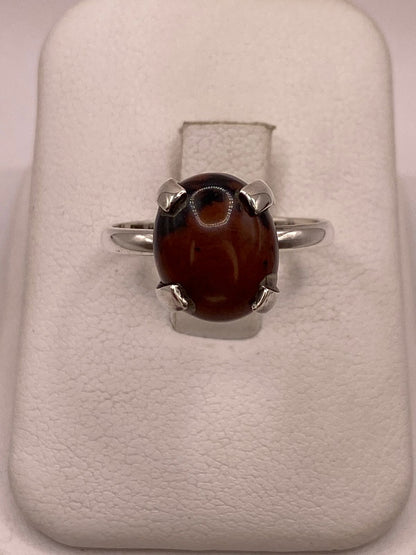 Anillo Clásico de Plata Ley 925 con Ojo de Tigre Natural, vista de detalle