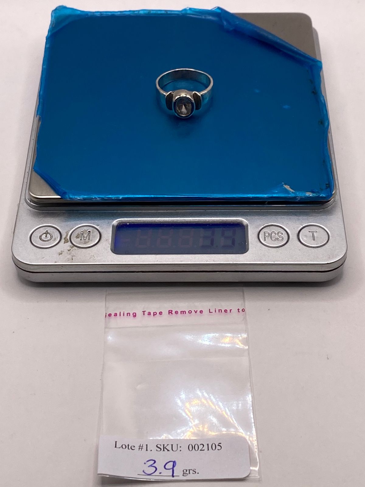 Anillo Clásico con Zirconia Transparente en Plata Ley 925, peso en gramos (báscula)