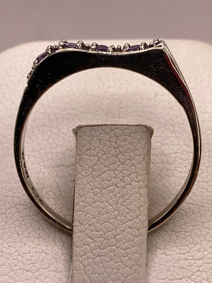 Anillo Clásico con Zirconias Moradas en Plata Ley 925, vista superior