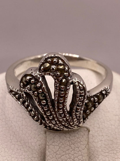 Anillo Concha Marina con Marquesitas en Plata Ley 925, vista posterior