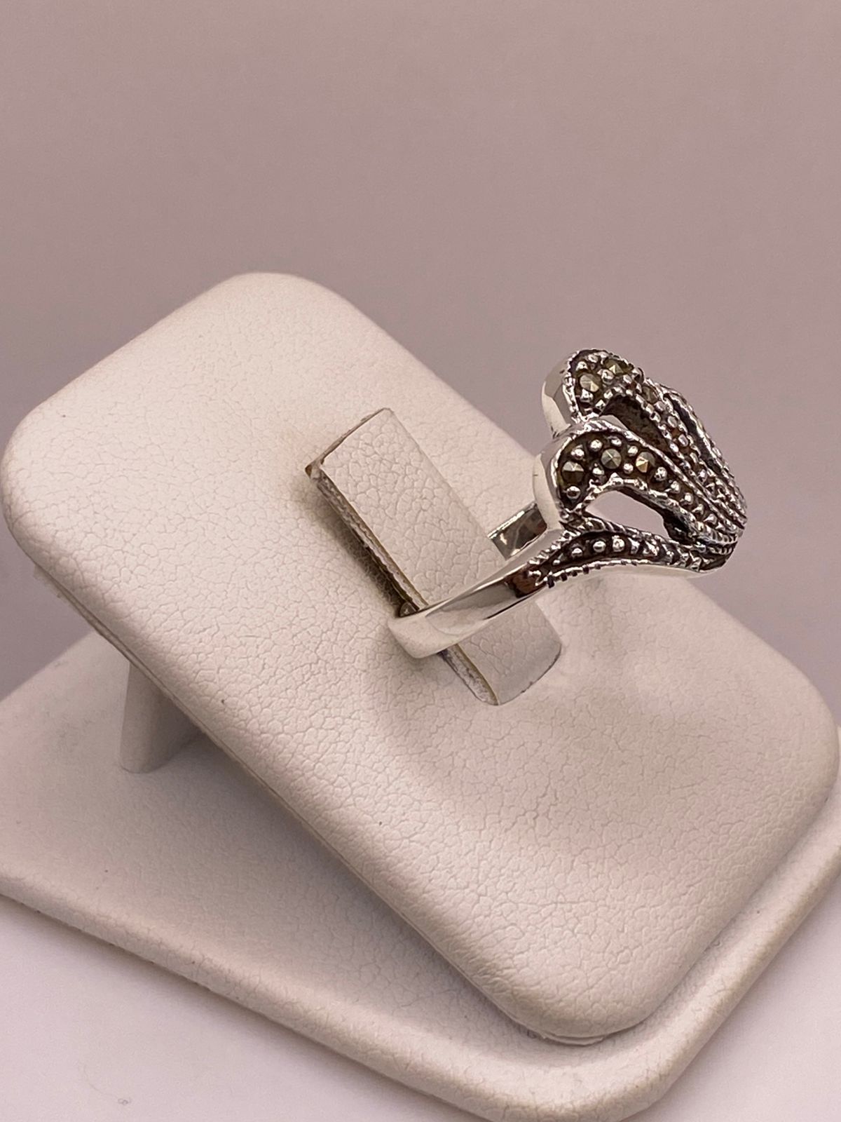 Anillo Concha Marina con Marquesitas en Plata Ley 925, vista de detalle