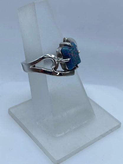 Anillo Contemporáneo con Ópalo de Fuego en Plata Ley .925, vista frontal