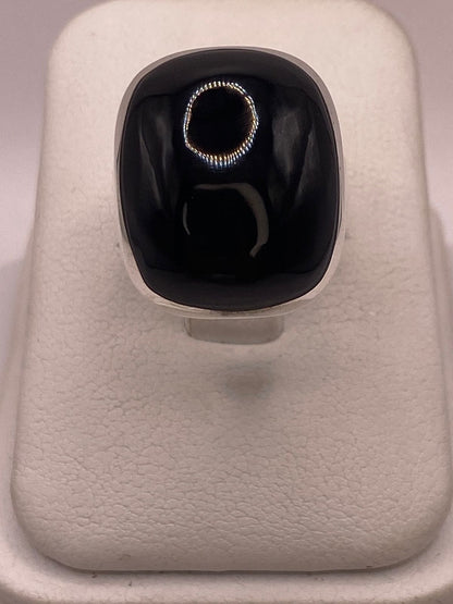 Anillo Contemporáneo de Plata Ley 925 con Ónix Negro, peso en gramos (báscula)