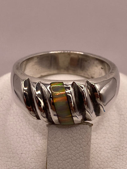 Anillo Contemporáneo de Plata Ley 925 con Ópalo de Fuego en Diseño Texturizado, vista superior
