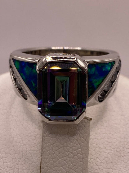 Anillo Contemporáneo de Plata Ley 925 con Ópalo de Fuego y Zirconia Tornasol, vista superior