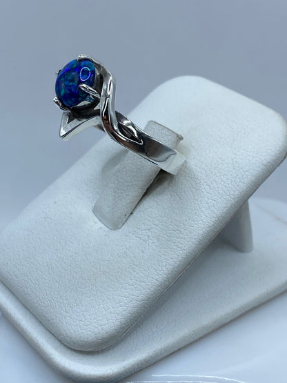 Anillo Contemporáneo de Plata .925 con Ópalo de Fuego, vista frontal