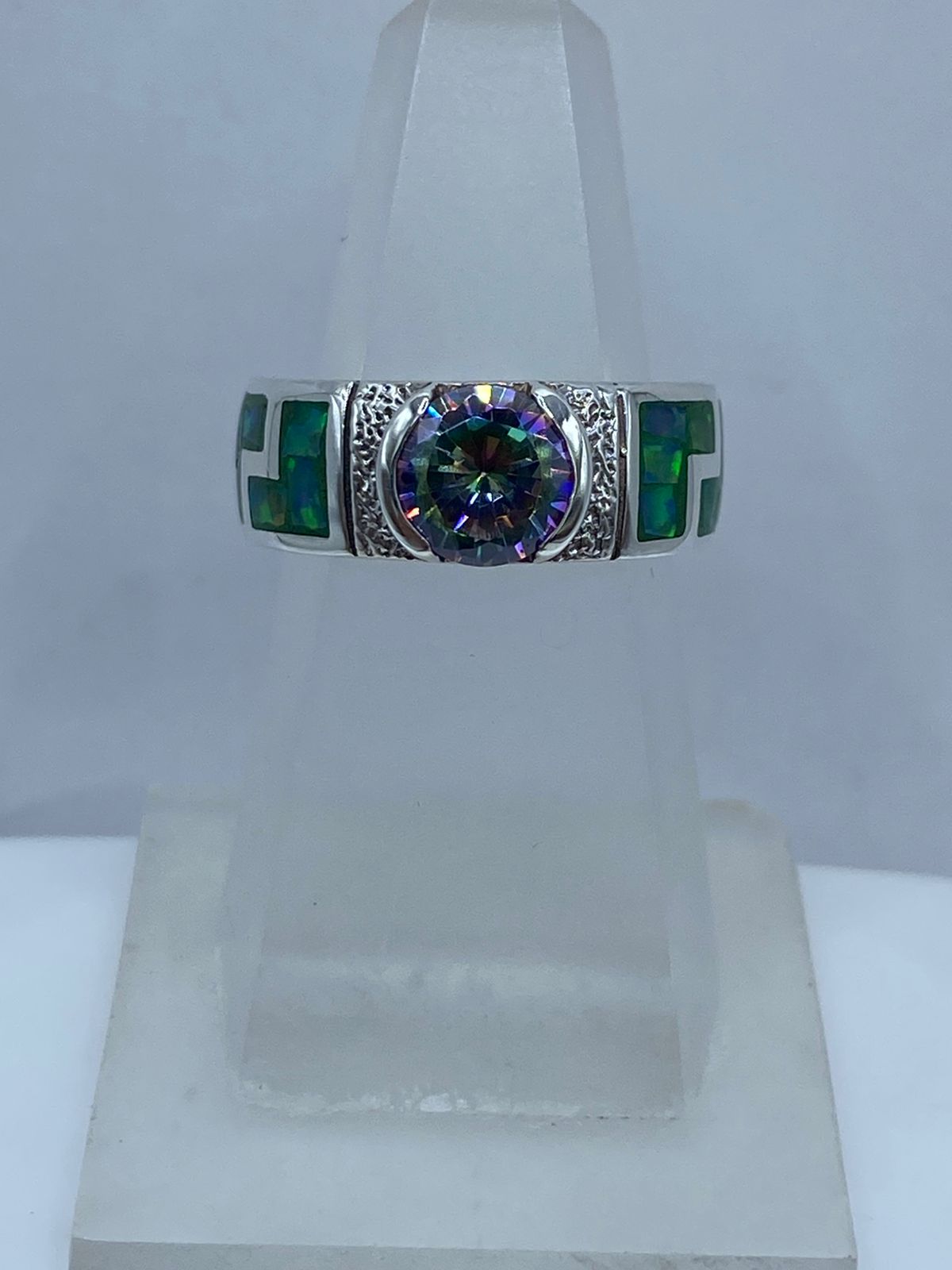 Anillo Contemporáneo de Plata .950 con Ópalo de Fuego y Zirconia Tornasol, vista lateral