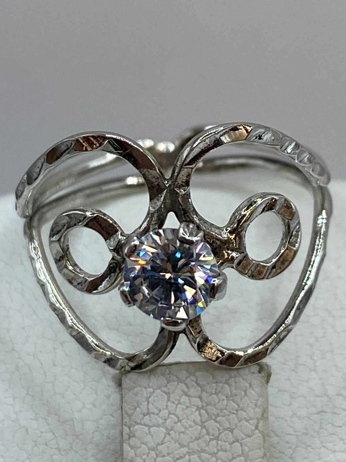 Anillo Corazón Abierto con Zirconia en Plata 925, sello de autenticidad Plata Ley .925