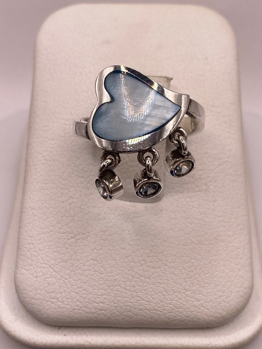 Anillo Corazón Artesanal de Plata Ley 925 con Nácar Azul — ángulo diagonal
