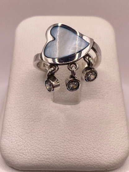 Anillo Corazón Artesanal de Plata Ley 925 con Nácar Azul, vista frontal