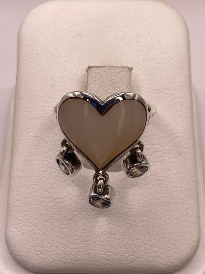 Anillo Corazón Artesanal de Plata Ley 925 con Nácar Natural, vista de detalle