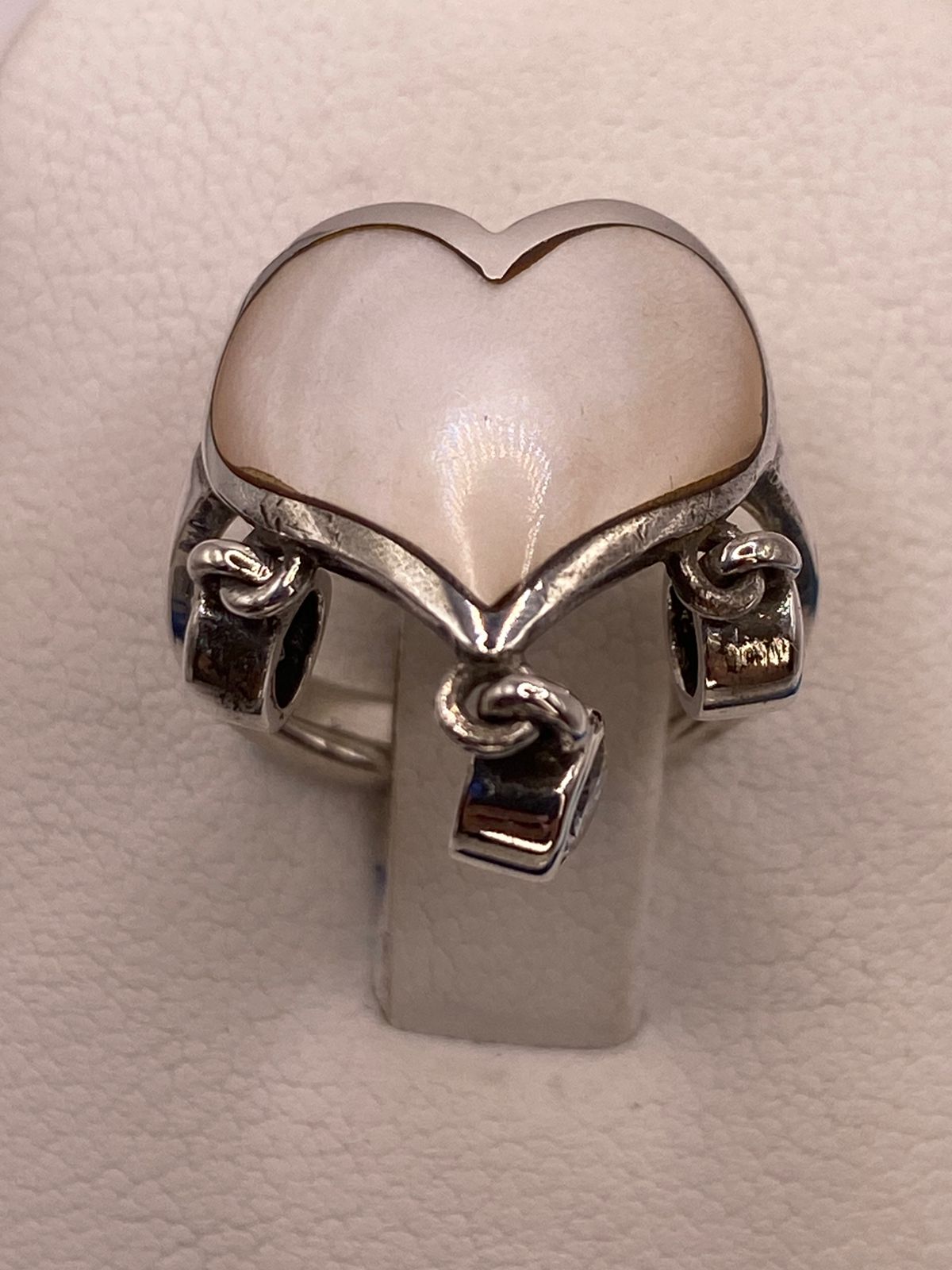 Anillo Corazón Artesanal de Plata Ley 925 con Nácar Natural, vista superior