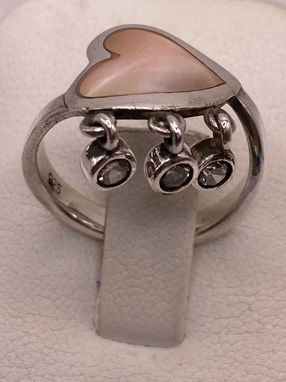 Anillo Corazón Artesanal de Plata Ley 925 con Nácar Natural, vista de detalle