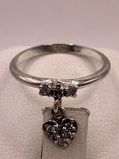 Anillo de Corazón Colgante con Zirconias Blancas en Plata Ley 925, sello de autenticidad Plata Ley .925