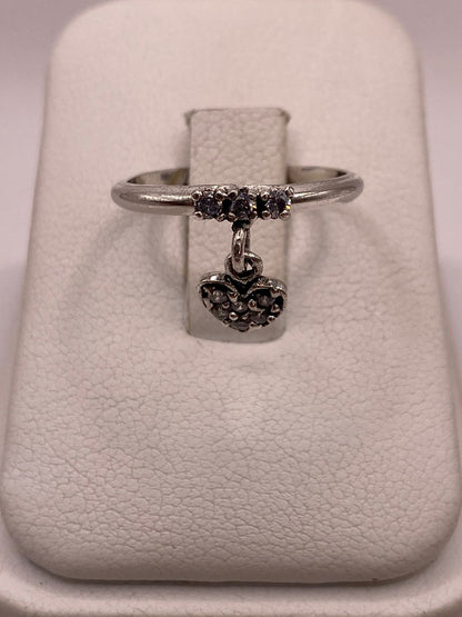 Anillo de Corazón Colgante con Zirconias Blancas en Plata Ley 925, vista frontal
