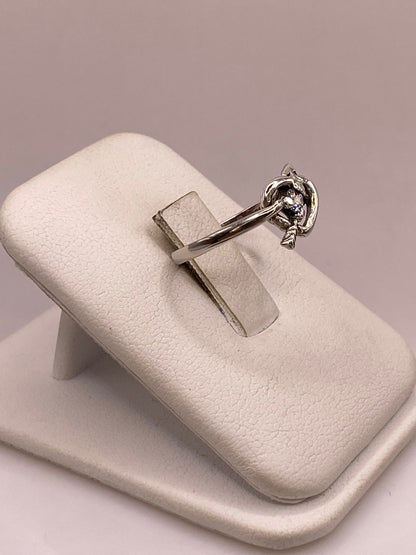 Anillo Corazón con Flecha y Zirconia en Plata 925, vista lateral