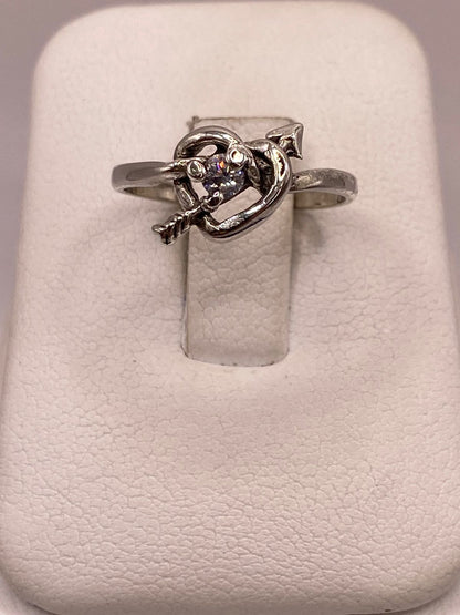 Anillo Corazón con Flecha y Zirconia en Plata 925, vista frontal