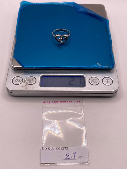 Anillo de Corazón Love en Plata Ley 925 con Zirconia Blanca, peso en gramos (báscula)