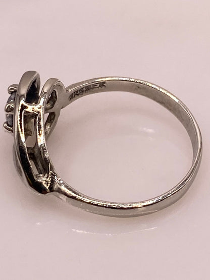 Anillo Corazón Moderno con Zirconia en Plata Ley 925, sello de autenticidad Plata Ley .925
