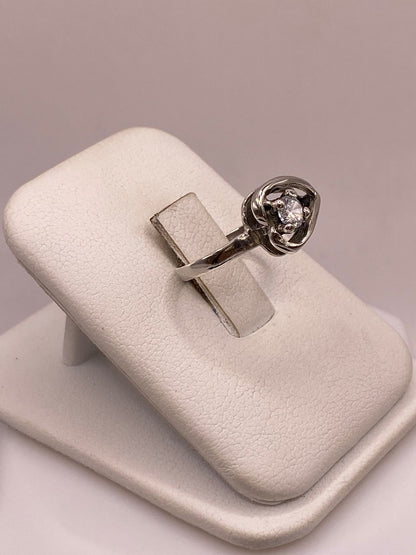 Anillo Corazón Moderno con Zirconia en Plata Ley 925, vista lateral