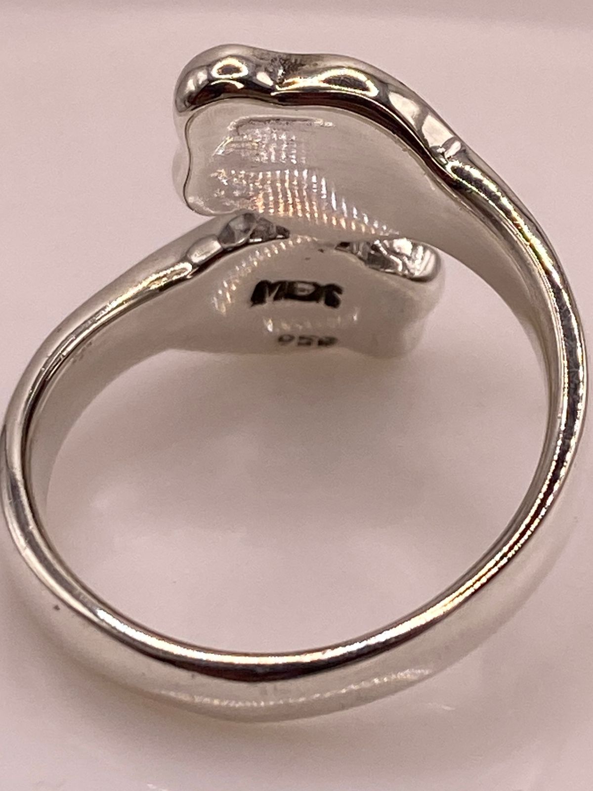 Anillo Corazón con Ópalo de Fuego en Plata Ley .950, sello de autenticidad Plata Ley .925