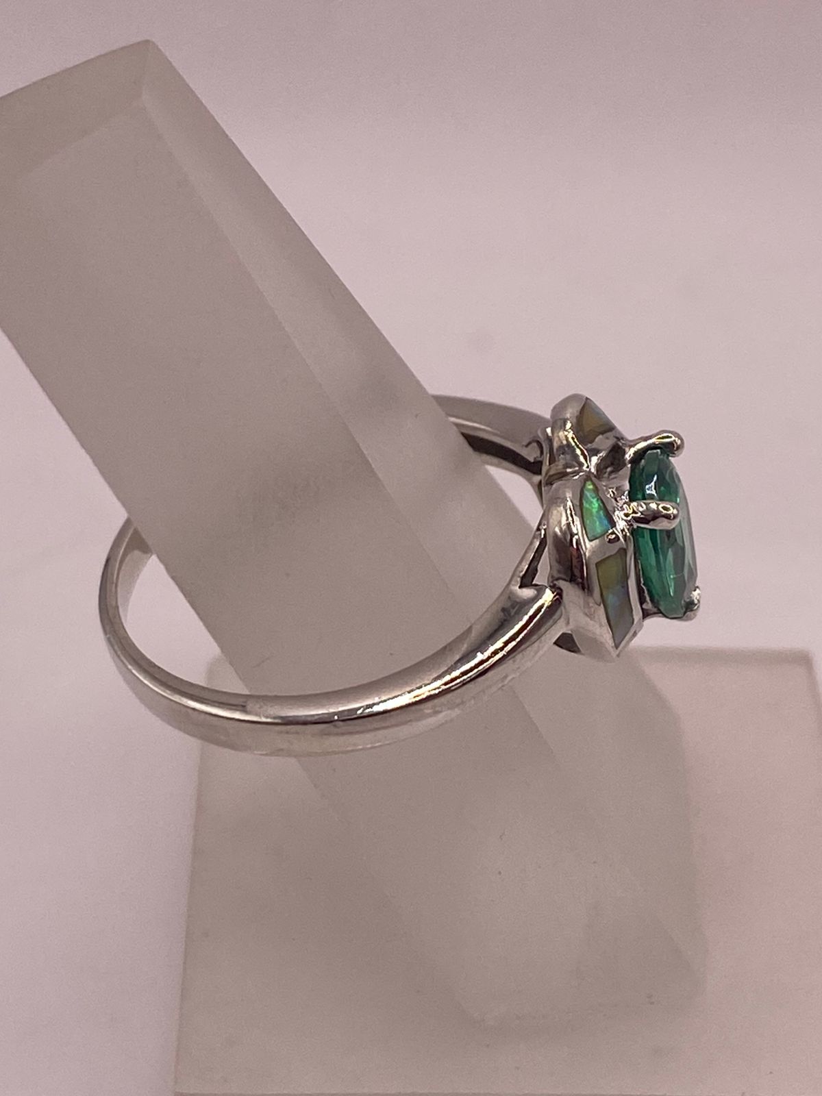 ANILLO CORAZÓN ÓPALO VERDE & ZIRCONIA ESMERALDA PLATA 925, vista de detalle