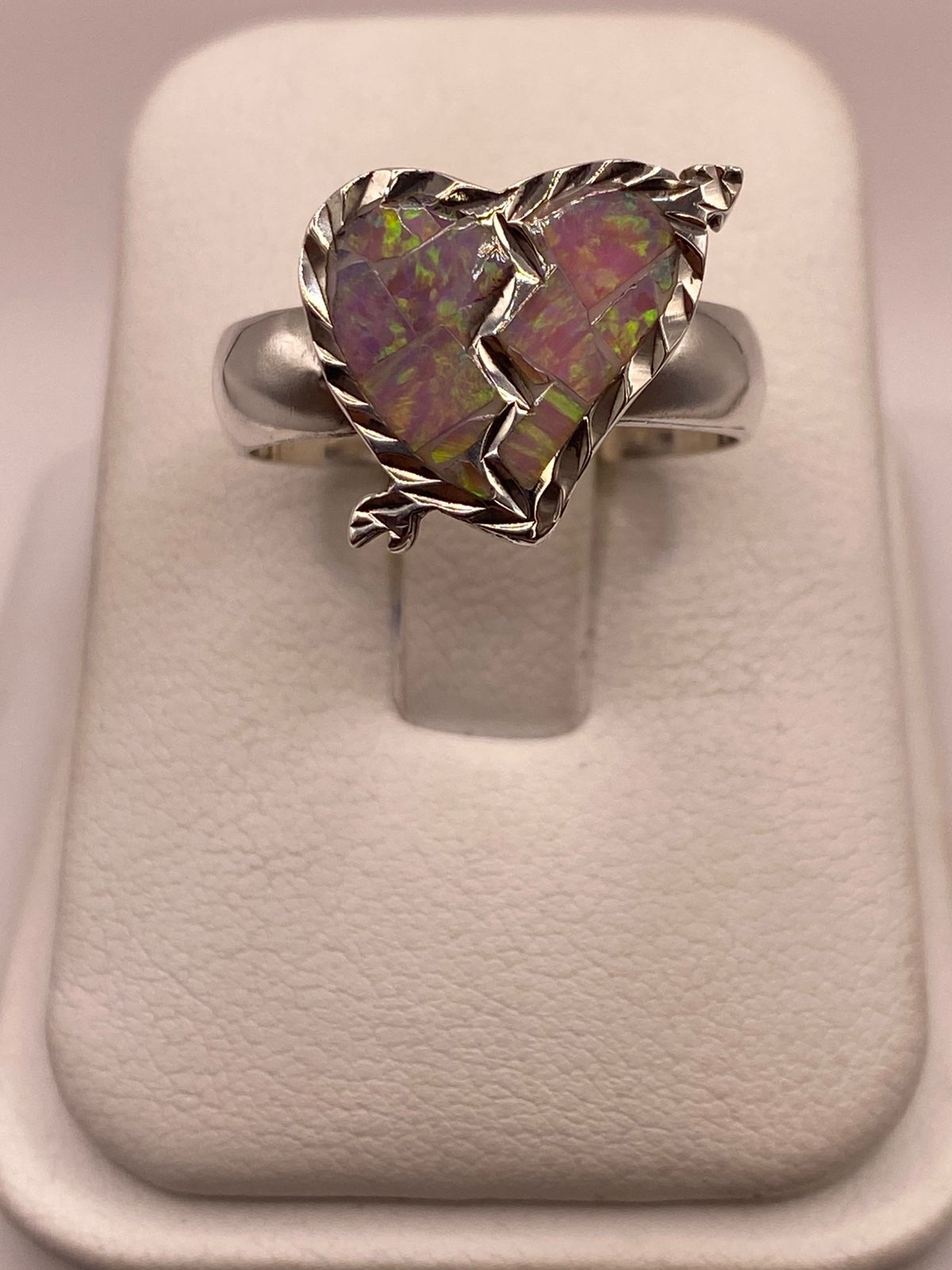 Anillo Corazón Partido de Plata Ley 950 con Ópalo de Fuego, vista de detalle