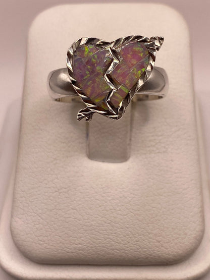 Anillo Corazón Partido de Plata Ley 950 con Ópalo de Fuego, vista de detalle