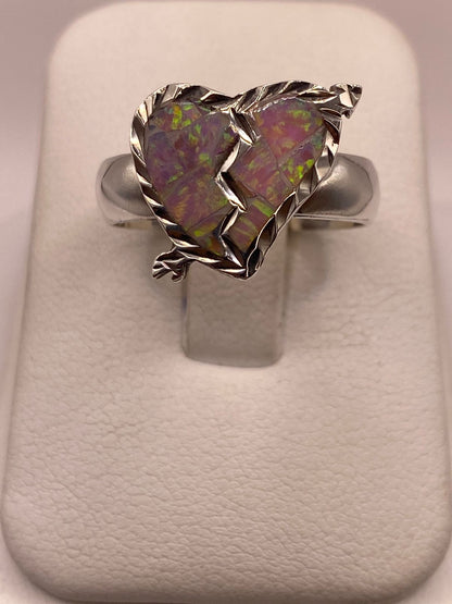 Anillo Corazón Partido de Plata Ley 950 con Ópalo de Fuego en báscula mostrando peso