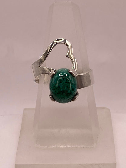 Anillo con Corazón de Plata Ley 925 y Malaquita, sello de autenticidad Plata Ley .925