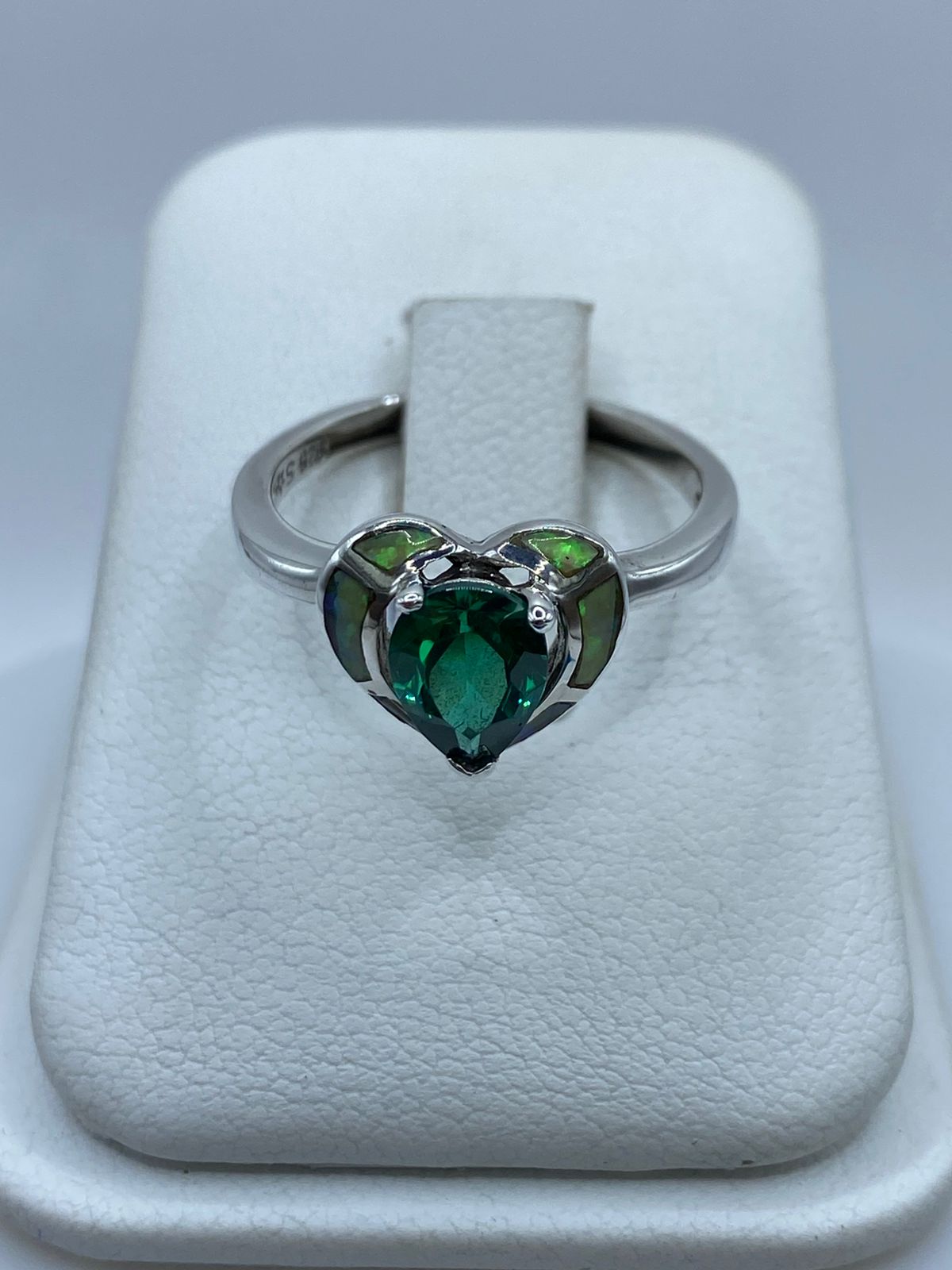 Anillo Corazón de Plata .925 con Ópalo de Fuego y Zirconia, vista frontal
