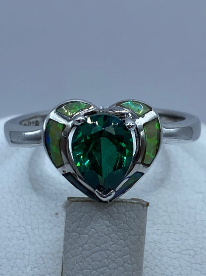 Anillo Corazón de Plata .925 con Ópalo de Fuego y Zirconia, vista superior