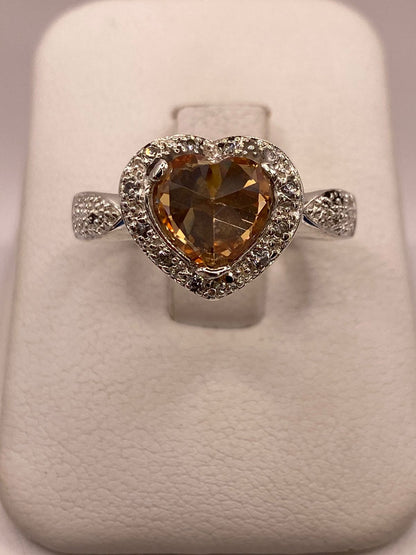 Anillo Corazón de Plata 925 con Zirconia — ángulo diagonal