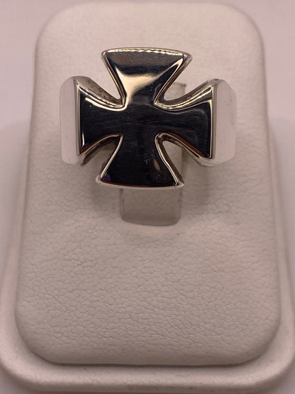 Anillo Cruz de Plata Ley 925 Diseño Biker Minimalista — ángulo diagonal