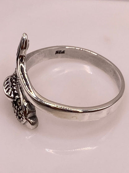 Anillo Delfín con Marquesitas en Plata Ley 925, vista frontal