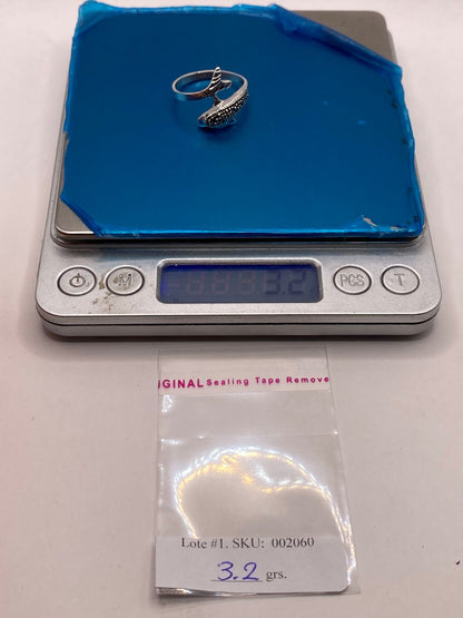 Anillo Delfín Moderno con Marquesitas en Plata Ley 925, peso en gramos (báscula)