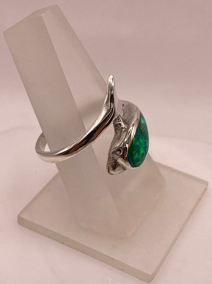 Anillo de Delfín de Plata Ley 950 con Ópalo Verde y Azul, vista de detalle