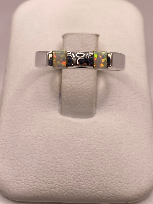 Anillo Delgado con Doble Incrustación de Ópalo de Fuego en Plata Ley 950 — ángulo diagonal