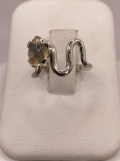 Anillo de Diseño Abierto de Plata Ley 925 con Ámbar Ahumado, vista frontal
