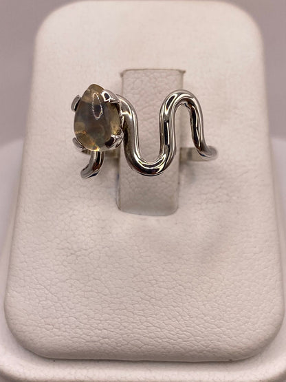 Anillo de Diseño Abierto de Plata Ley 925 con Ámbar Ahumado, vista superior