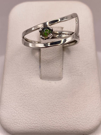 Anillo Diseño Abierto de Plata Ley 925 con Ópalo Natural, vista de detalle