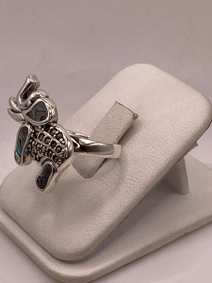 Anillo Elefante Artesanal con Abalón y Marquesitas en Plata Ley 925, vista de detalle