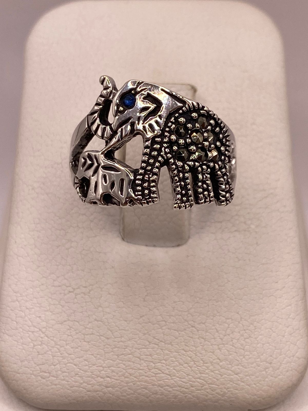 Anillo Elefante Vintage con Marquesitas en Plata Ley 925, vista frontal