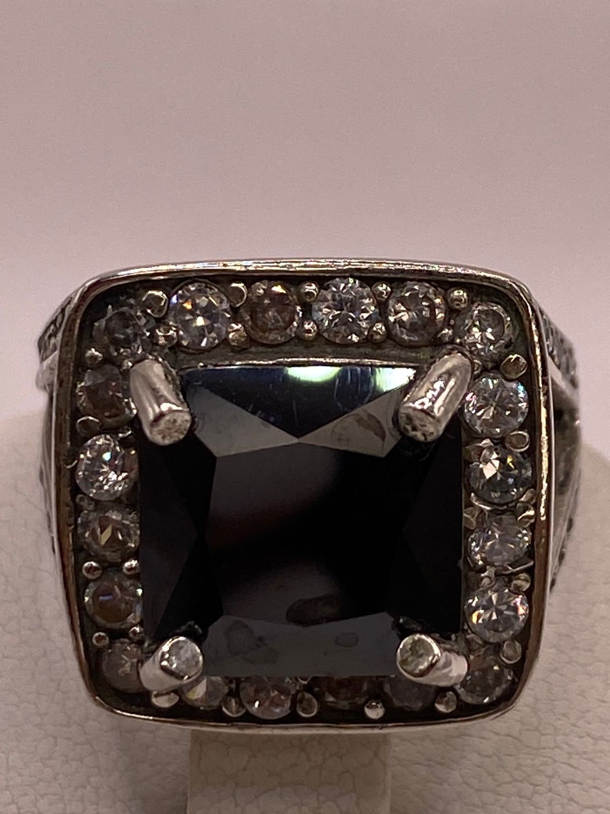 Anillo Elegante Cuadrado con Zirconia Negra Plata Ley 925, sello de autenticidad Plata Ley .925